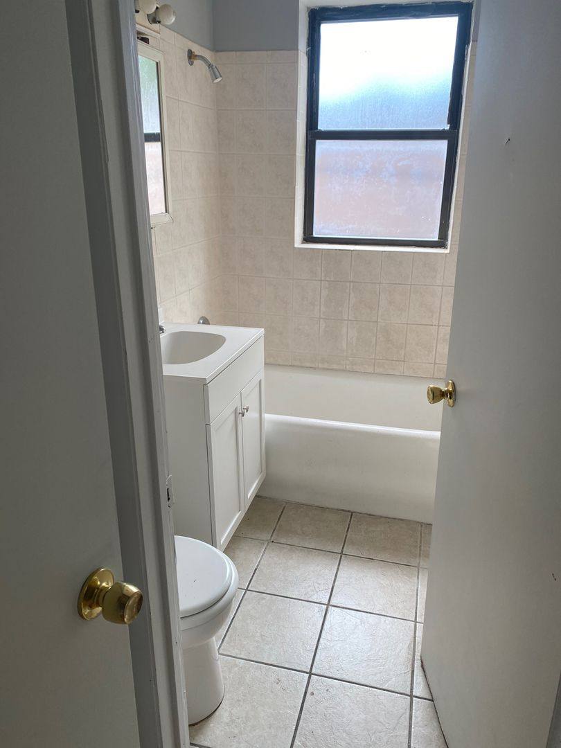 Apartment for rent at 1721-25 E 79th St, Chicago, IL 60617