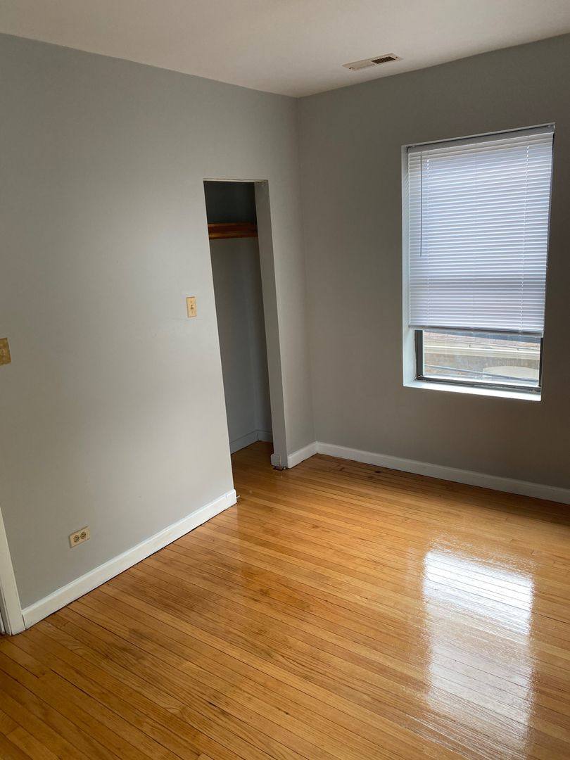 Apartment for rent at 1721-25 E 79th St, Chicago, IL 60617