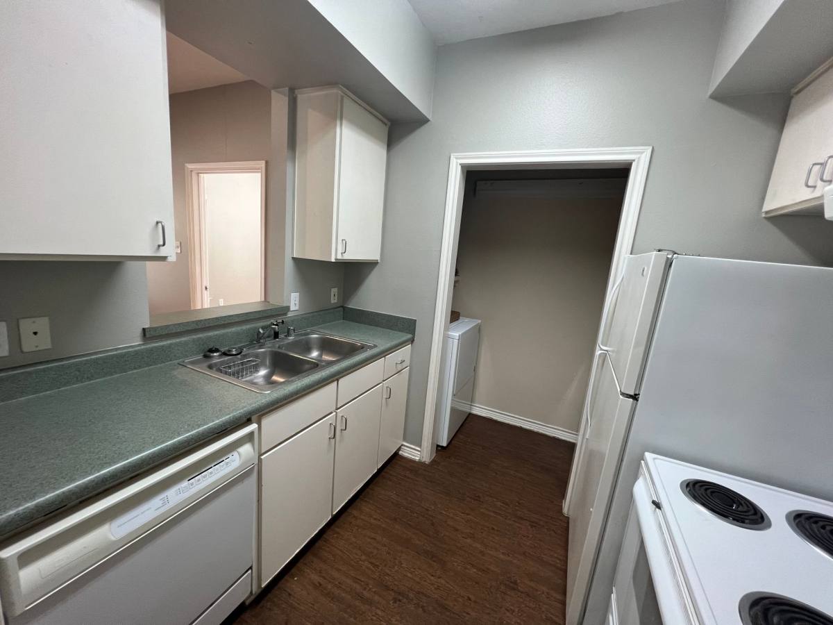 Apartment for rent at 631 Texas St, Denton, TX 76201