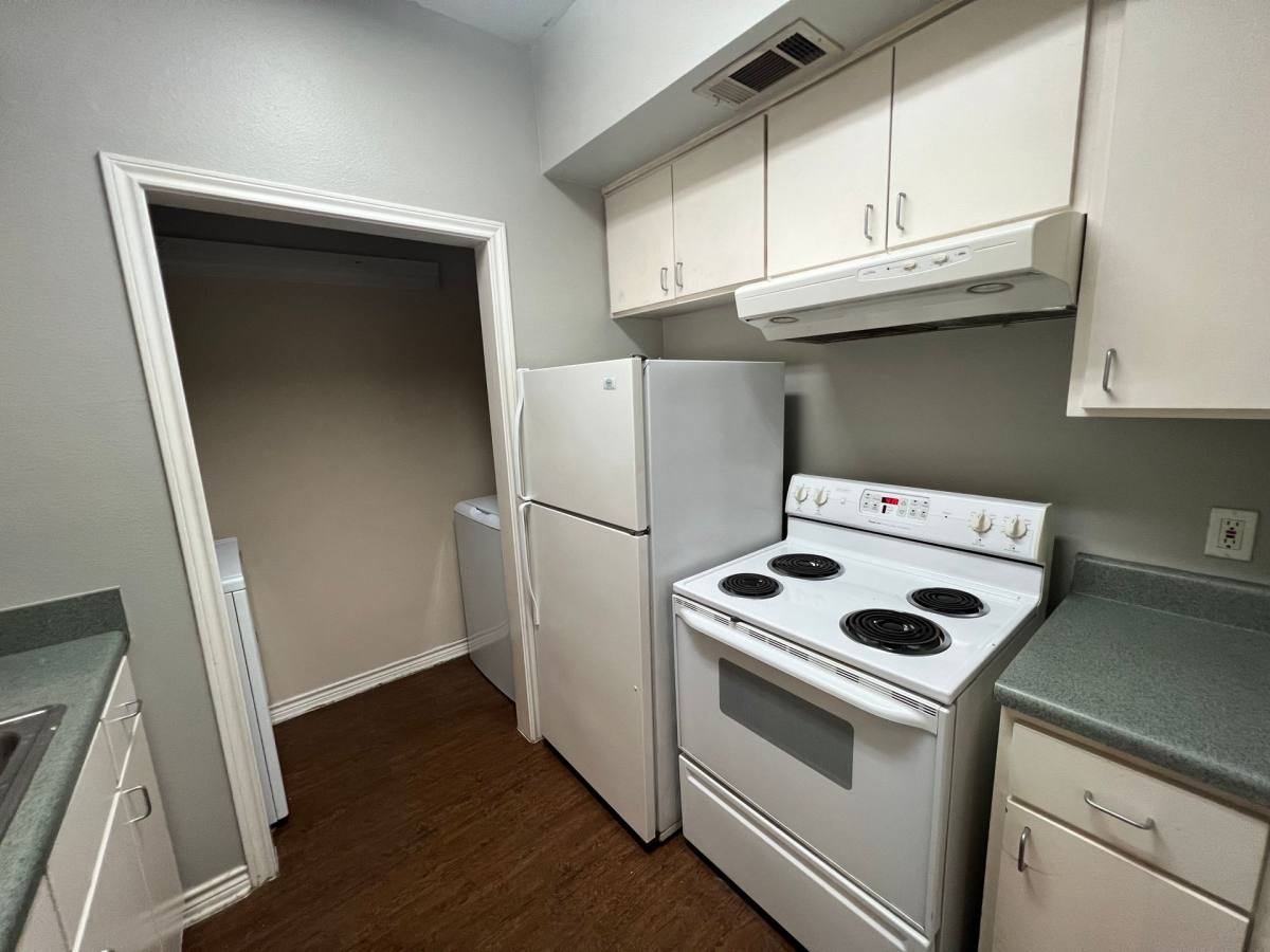 Apartment for rent at 631 Texas St, Denton, TX 76201