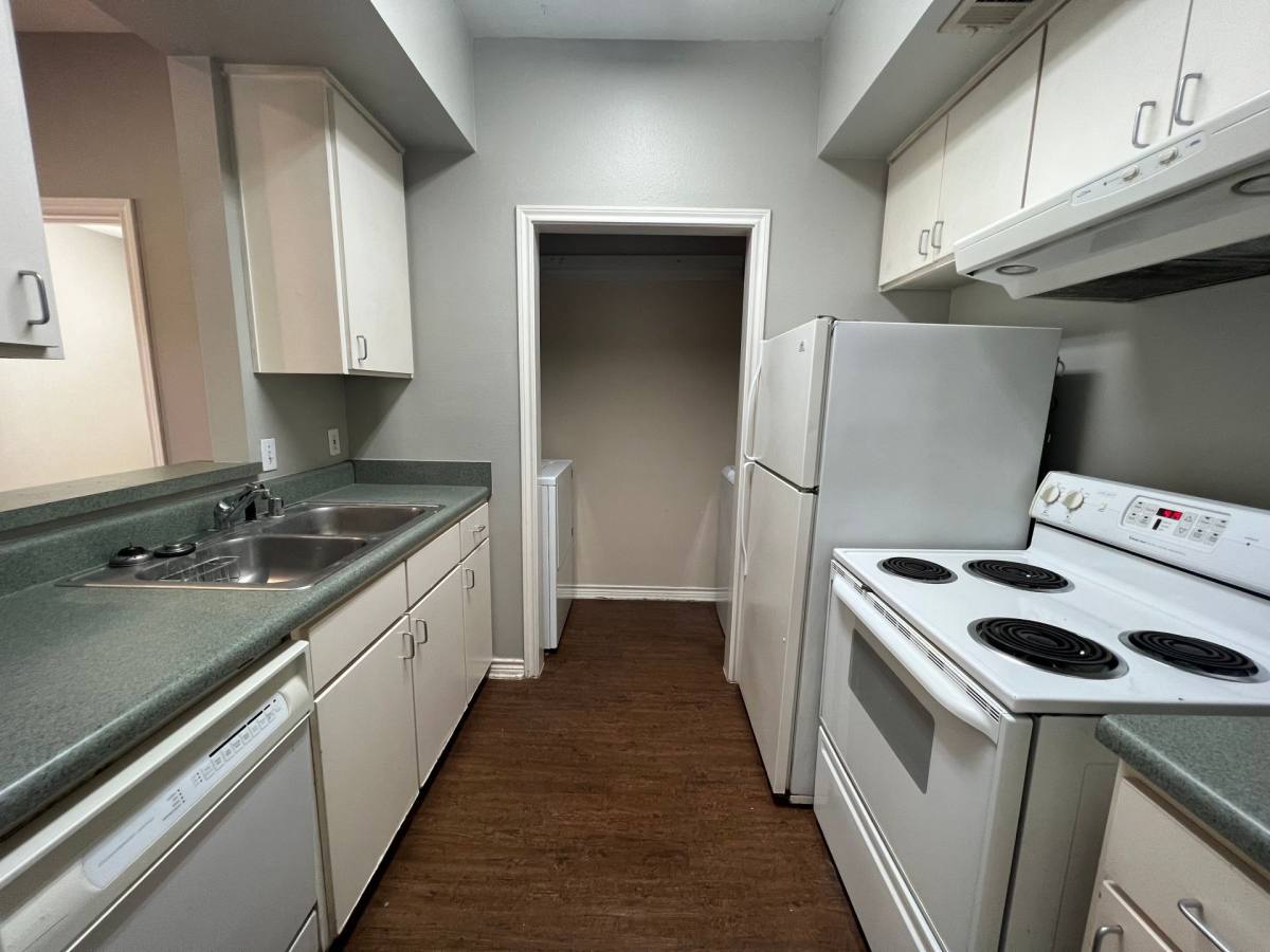 Apartment for rent at 631 Texas St, Denton, TX 76201