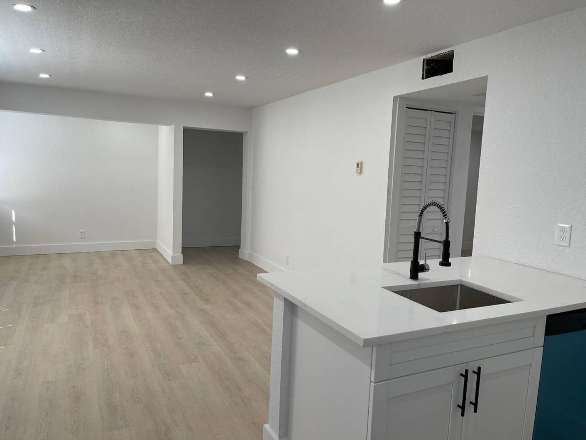 Apartment for rent at 1015 NE 17 Ave, Fort Lauderdale, FL 33304