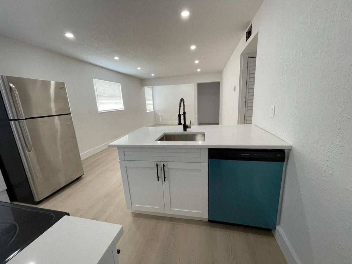Apartment for rent at 1015 NE 17 Ave, Fort Lauderdale, FL 33304