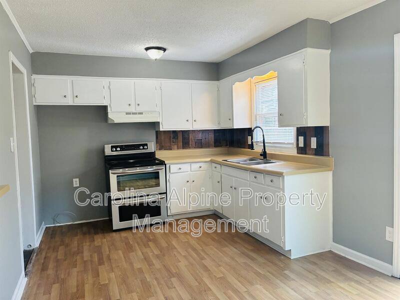 House for rent at 3729 Somerset Dr, Gastonia, NC 28052