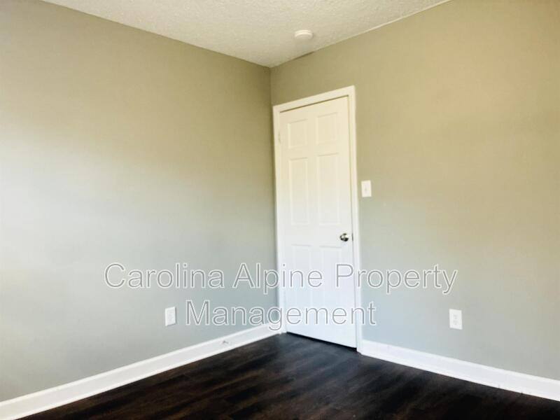 House for rent at 3729 Somerset Dr, Gastonia, NC 28052