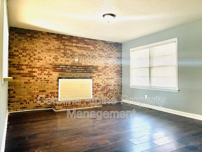 House for rent at 3729 Somerset Dr, Gastonia, NC 28052