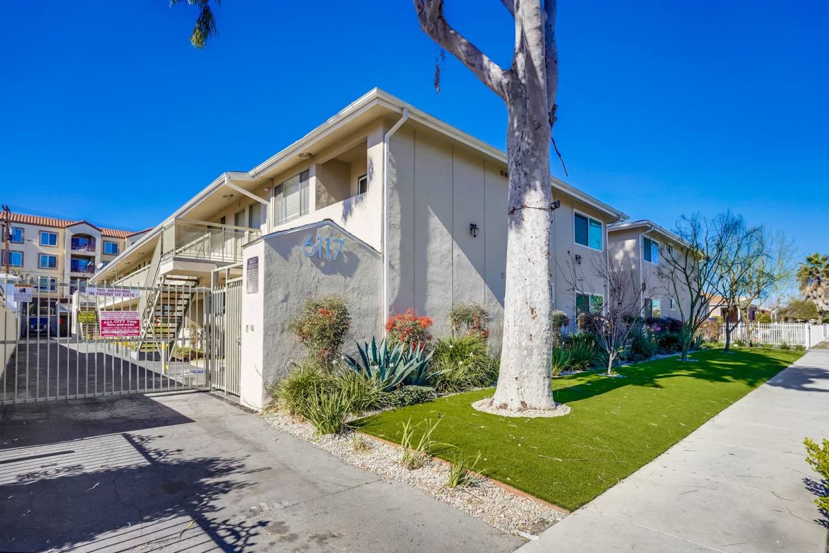 Apartment for rent at 6107 - 6117 11th Ave, Los Angeles, CA 90043