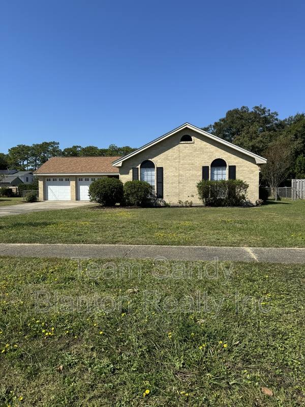 House for rent at 5941 Leesway Blvd, Pensacola, FL 32504
