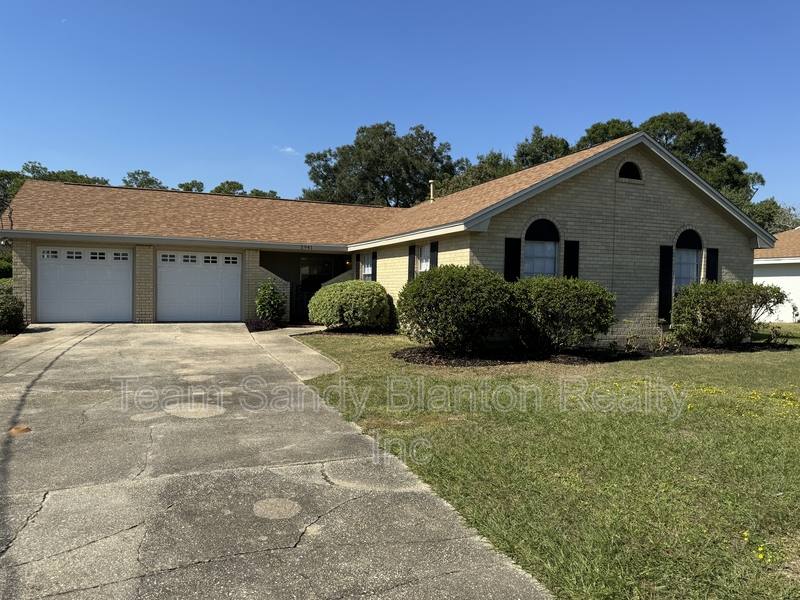 House for rent at 5941 Leesway Blvd, Pensacola, FL 32504