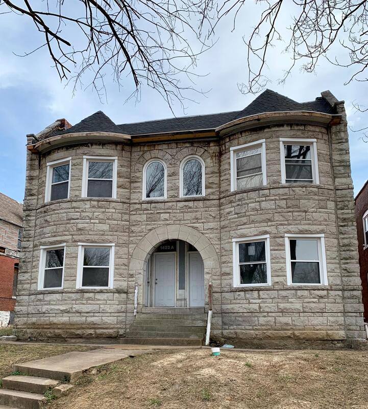 Apartment for rent at 1420 A Union Blvd #2F, Saint Louis, MO 63113