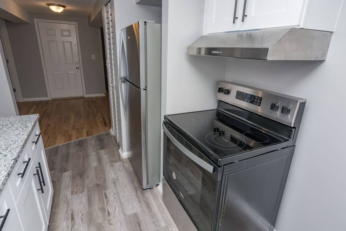 Apartment for rent at 6125 S Indiana Ave, Chicago, IL 60637