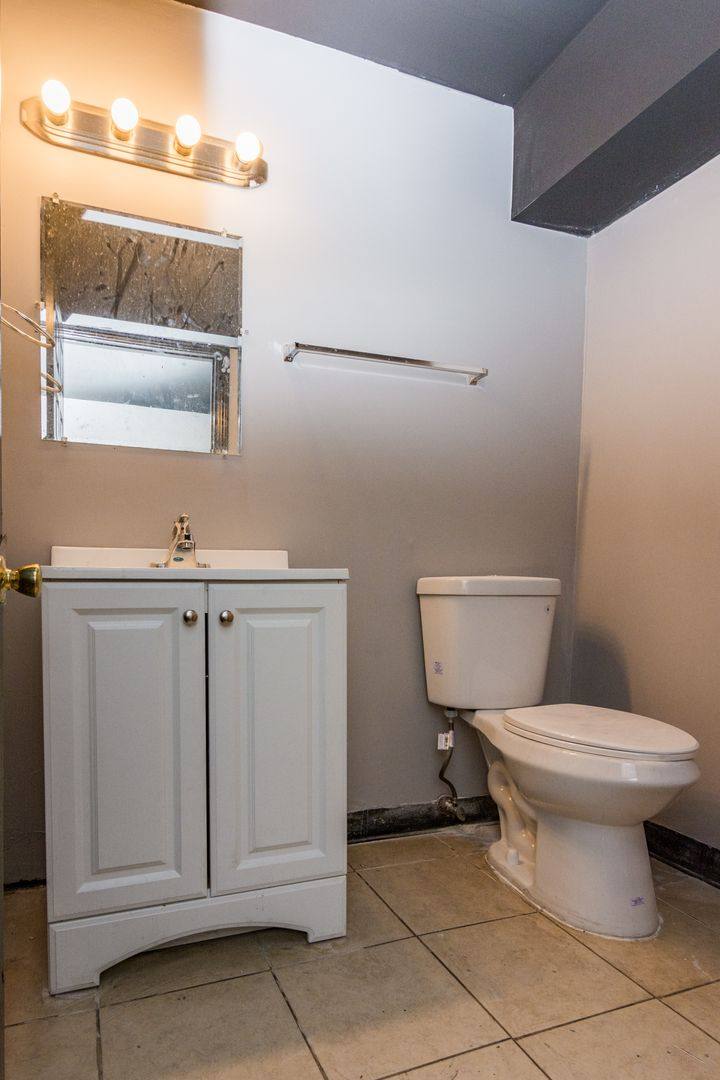 Apartment for rent at 6125 S Indiana Ave, Chicago, IL 60637