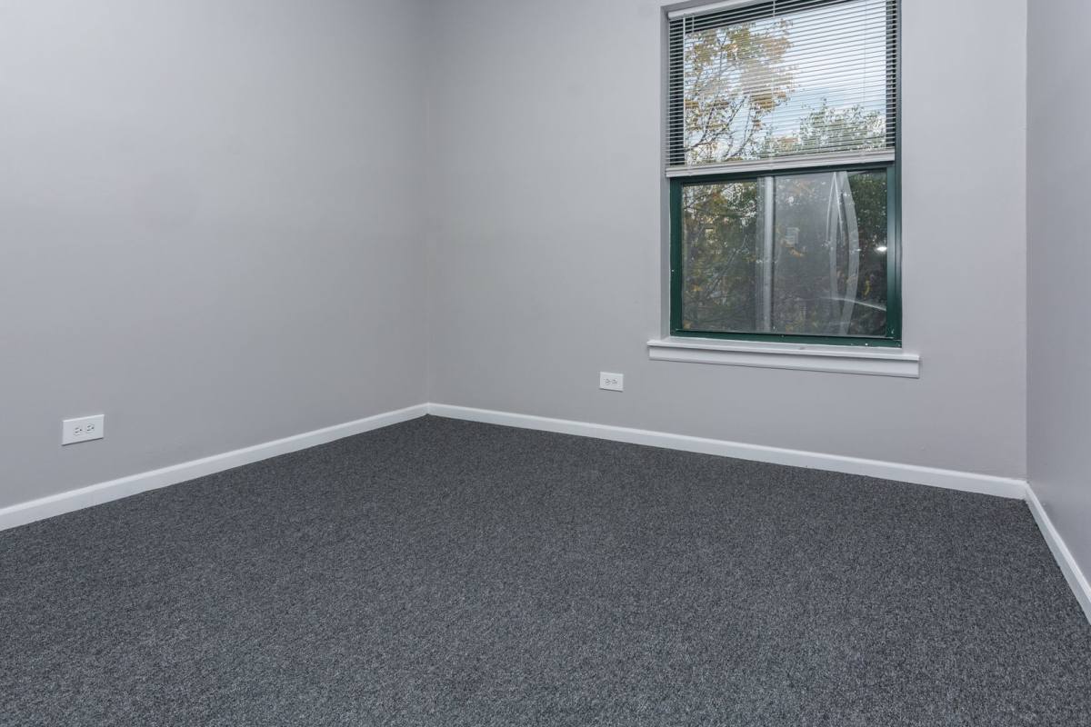 Apartment for rent at 6125 S Indiana Ave, Chicago, IL 60637
