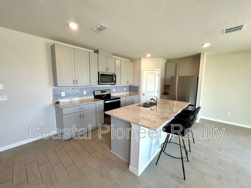 House for rent at 34751 Telluride Lane, Zephyrhills, FL 33541