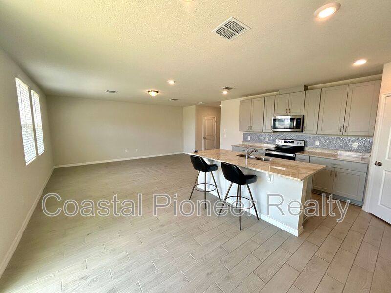 House for rent at 34751 Telluride Lane, Zephyrhills, FL 33541