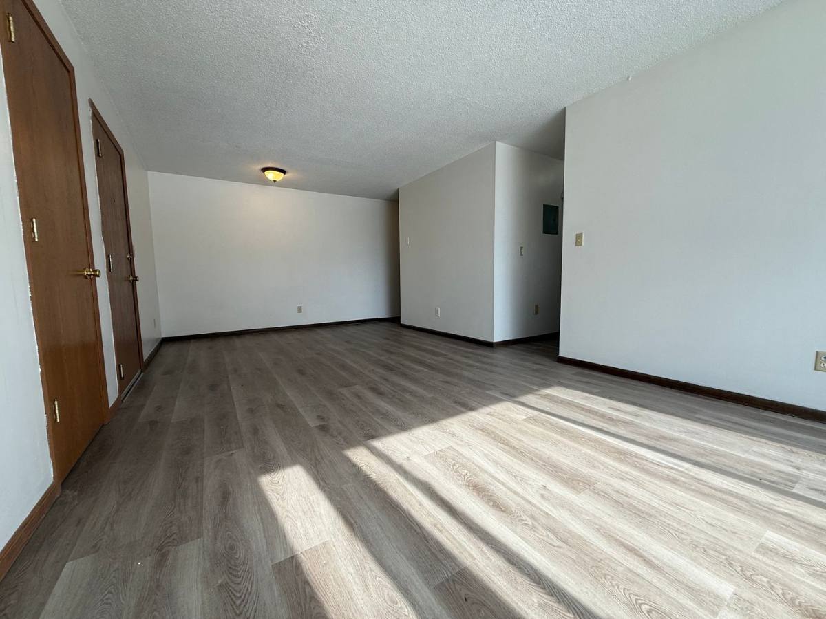 Apartment for rent at 445 California St, Hutchinson, MN 55350