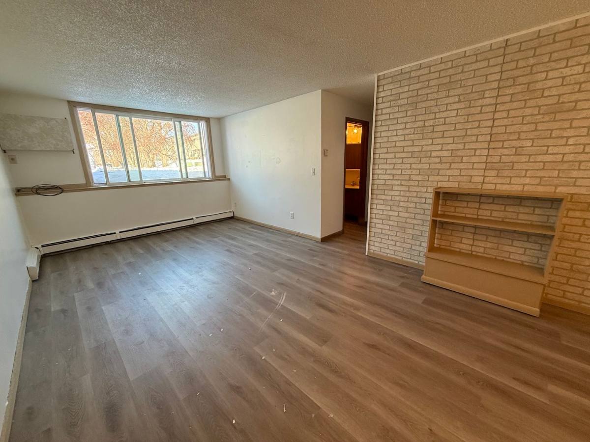 Apartment for rent at 445 California St, Hutchinson, MN 55350