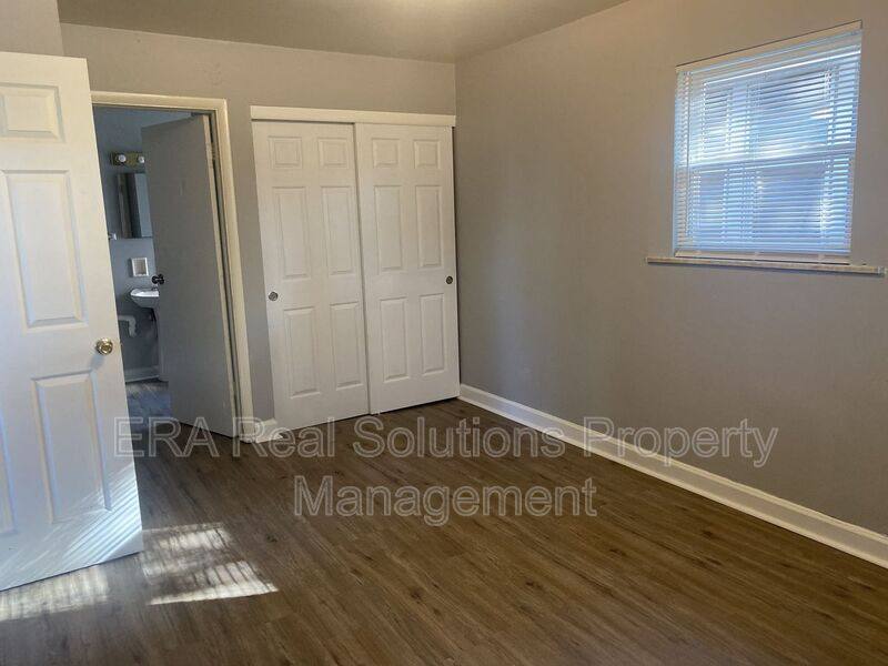 Apartment for rent at 2206 McGuffey Rd, Columbus, OH 43211