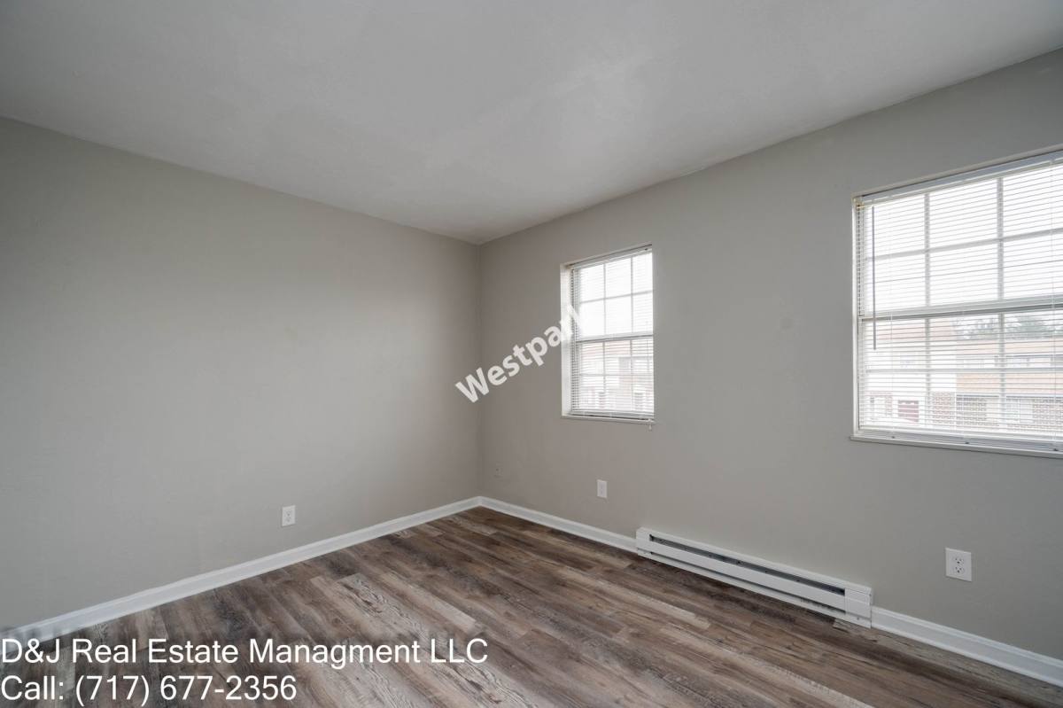 Apartment for rent at 65 N St, McSherrystown, PA 17344