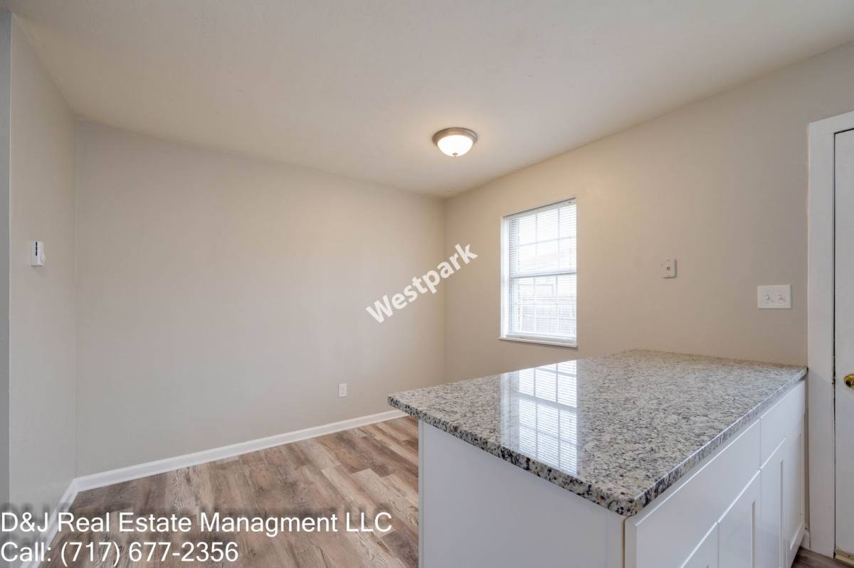 Apartment for rent at 65 N St, McSherrystown, PA 17344