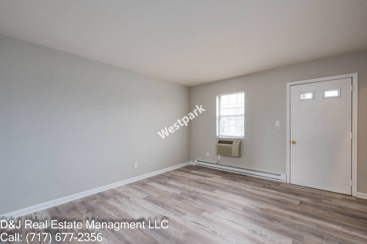 Apartment for rent at 65 N St, McSherrystown, PA 17344