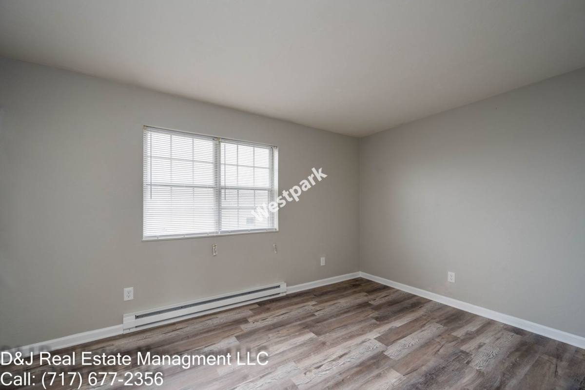 Apartment for rent at 65 N St, McSherrystown, PA 17344