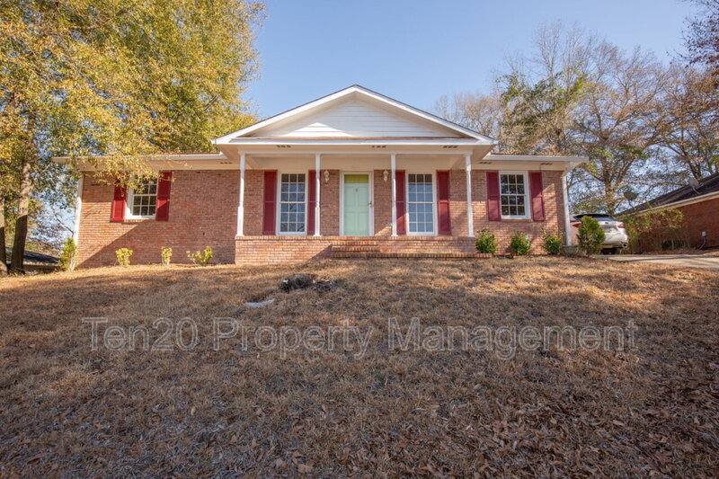 2642 White Chapel Dr, Columbus, GA 31907