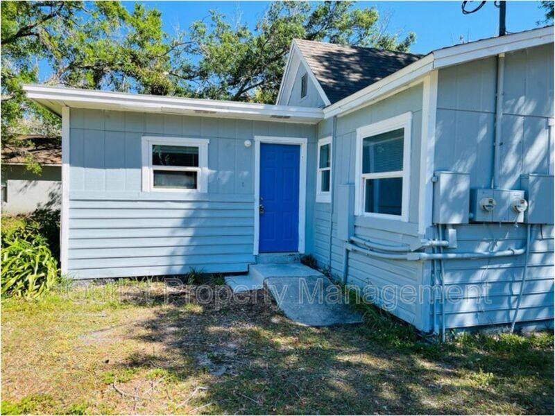 Apartment for rent at 918 E 10th St #918A, Sanford, FL 32771