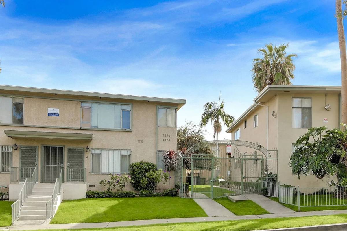 Apartment for rent at 3872 & 3878 S Potomac Ave, Los Angeles, CA 90008
