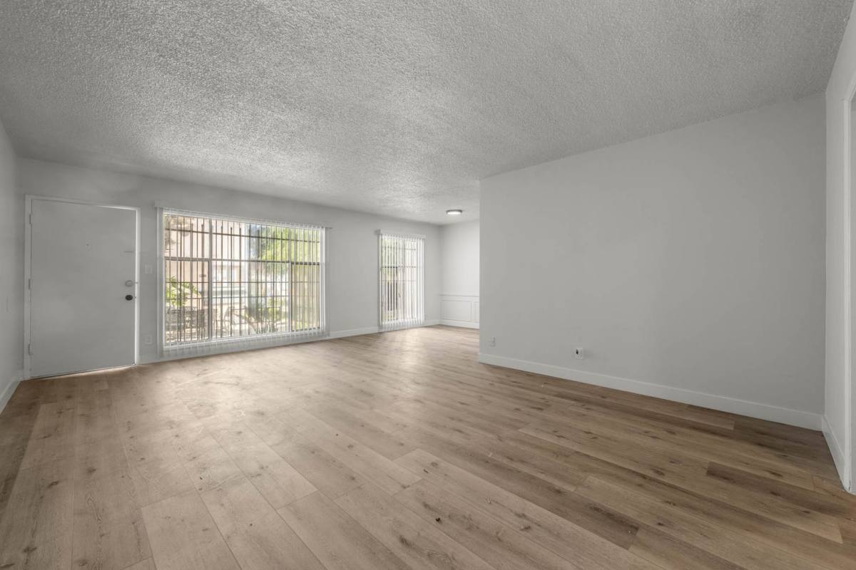 Apartment for rent at 3872 & 3878 S Potomac Ave, Los Angeles, CA 90008