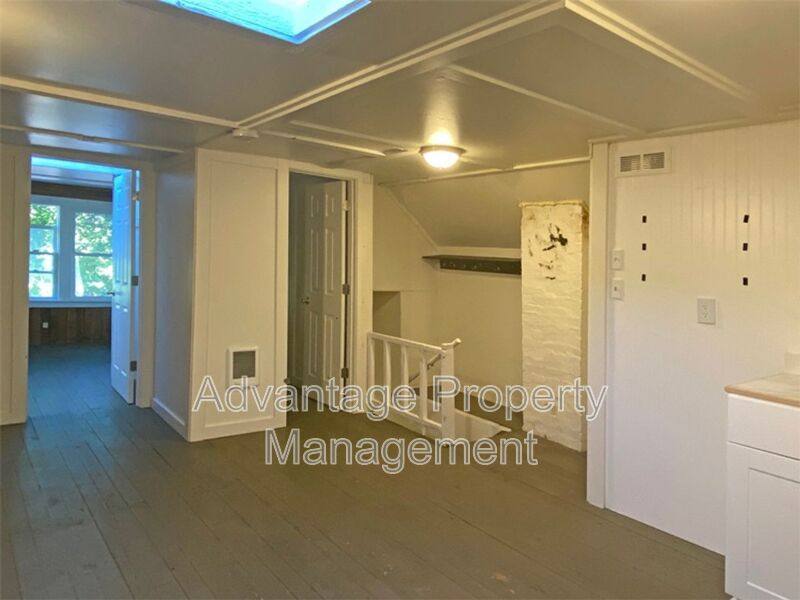 Apartment for rent at 240 NW 9th St #4, Corvallis, OR 97330