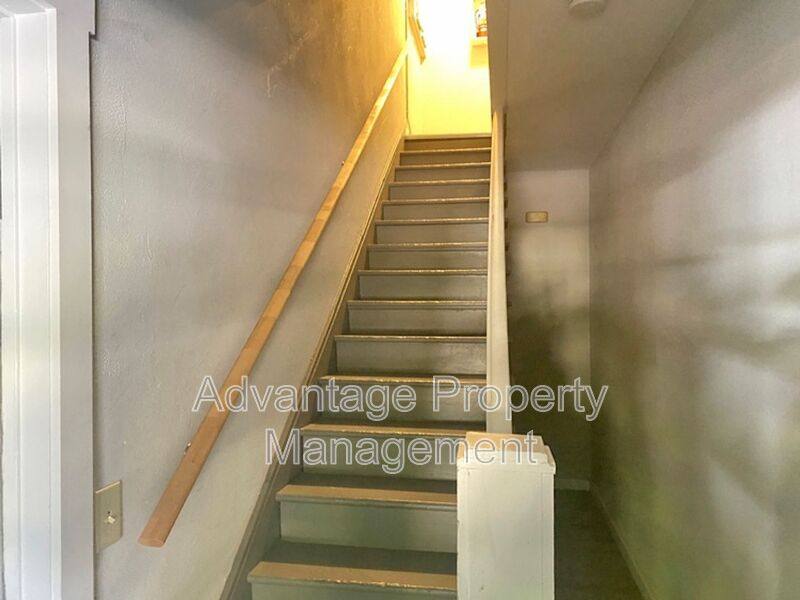 Apartment for rent at 240 NW 9th St #4, Corvallis, OR 97330