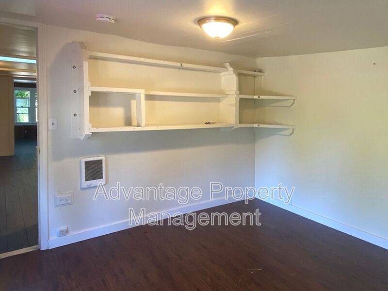Apartment for rent at 240 NW 9th St #4, Corvallis, OR 97330