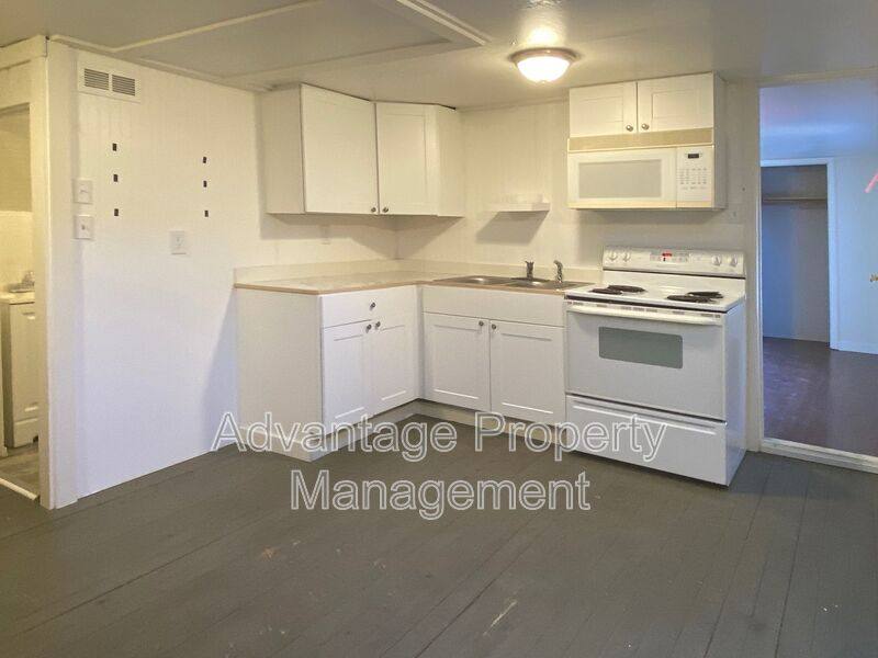 Apartment for rent at 240 NW 9th St #4, Corvallis, OR 97330