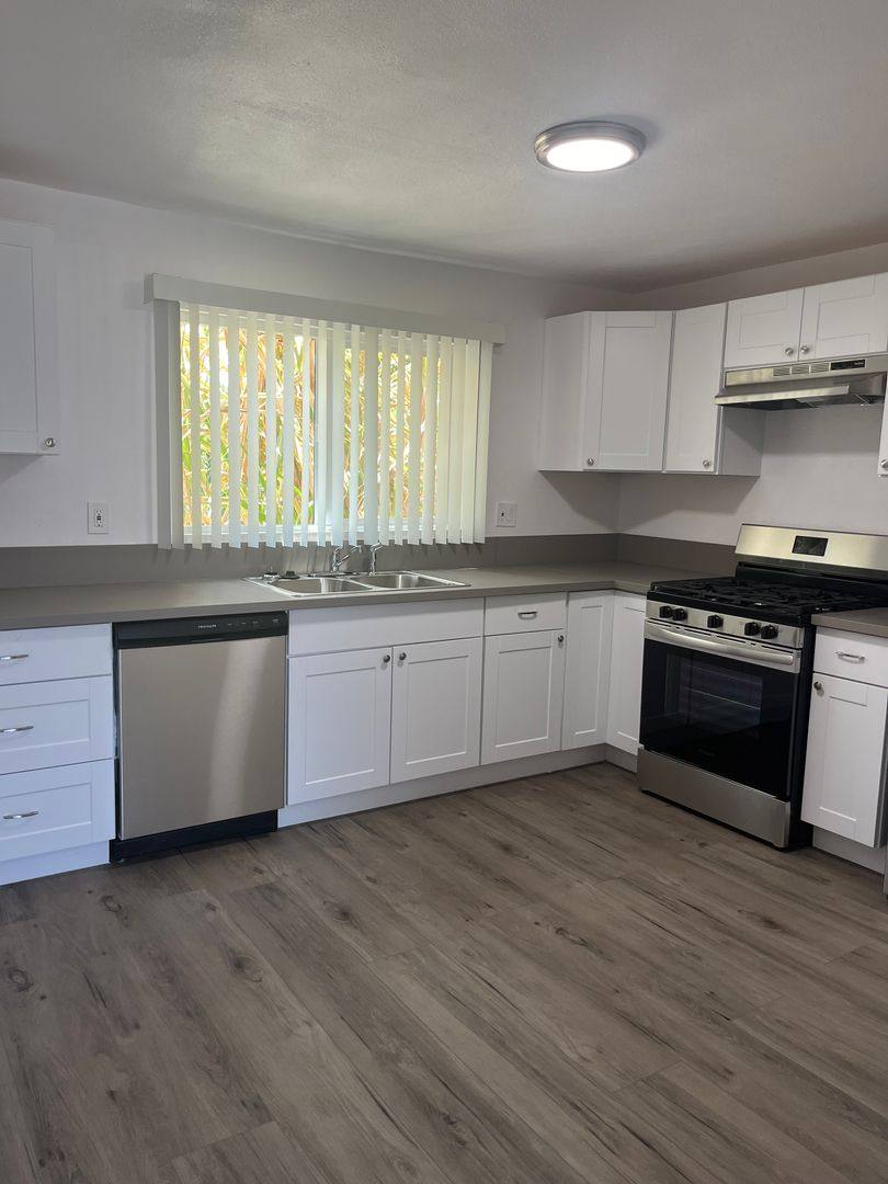 Apartment for rent at 1459-1461 E Vernon Ave, Los Angeles, CA 90011