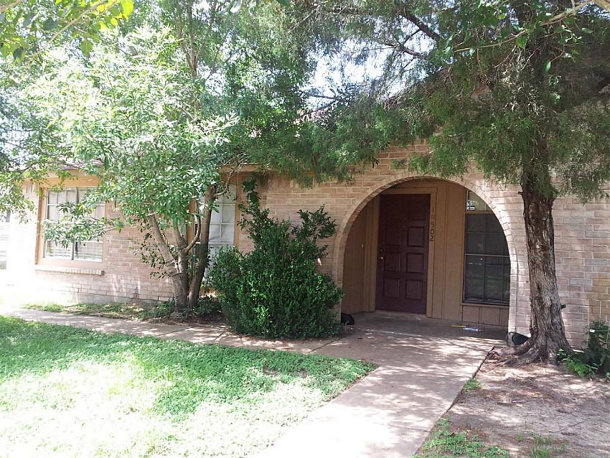 House for rent at 19502 Woodglen Dr, Katy, TX 77449