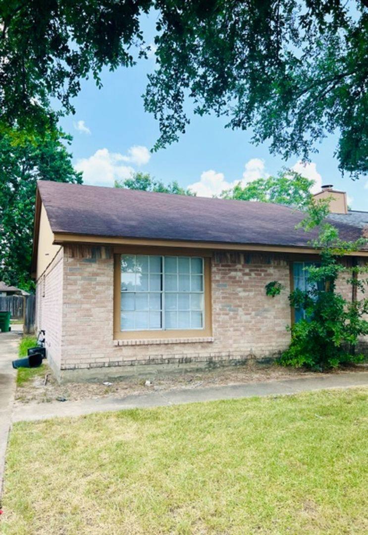 House for rent at 19502 Woodglen Dr, Katy, TX 77449