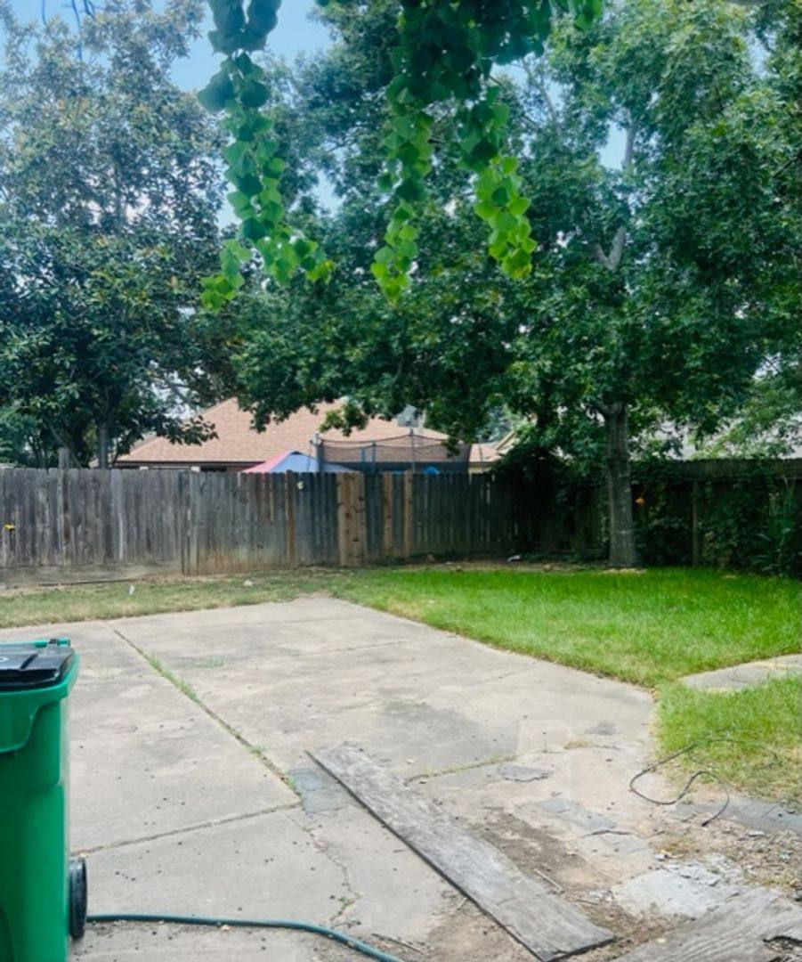 House for rent at 19502 Woodglen Dr, Katy, TX 77449