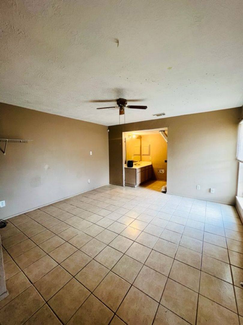 House for rent at 19502 Woodglen Dr, Katy, TX 77449