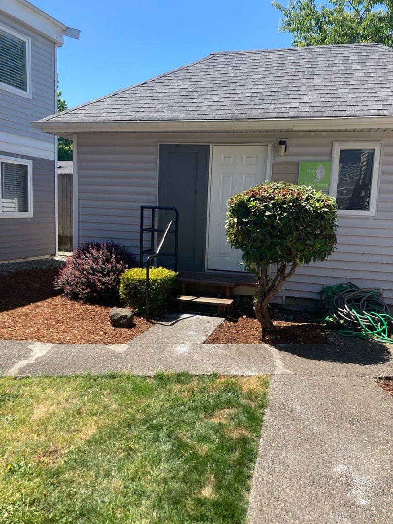 Apartment for rent at 12712 C St S, Tacoma, WA 98444