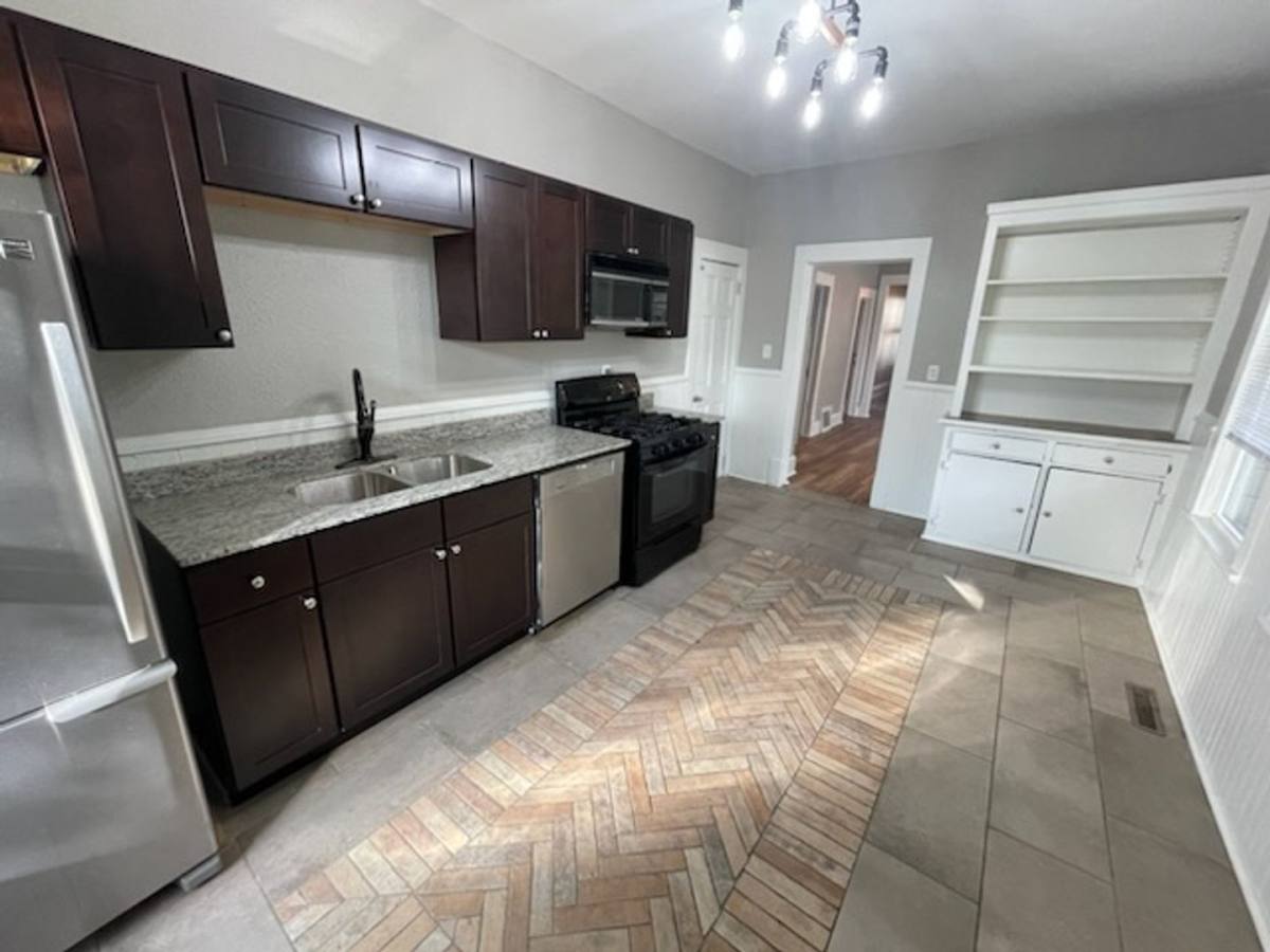 Apartment for rent at 1648 Bush Ave, Saint Paul, MN 55106