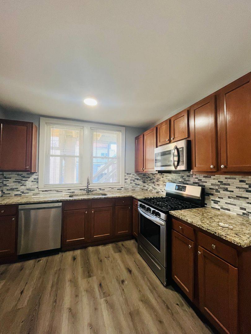 Apartment for rent at 271 S Allen St, Albany, NY 12208