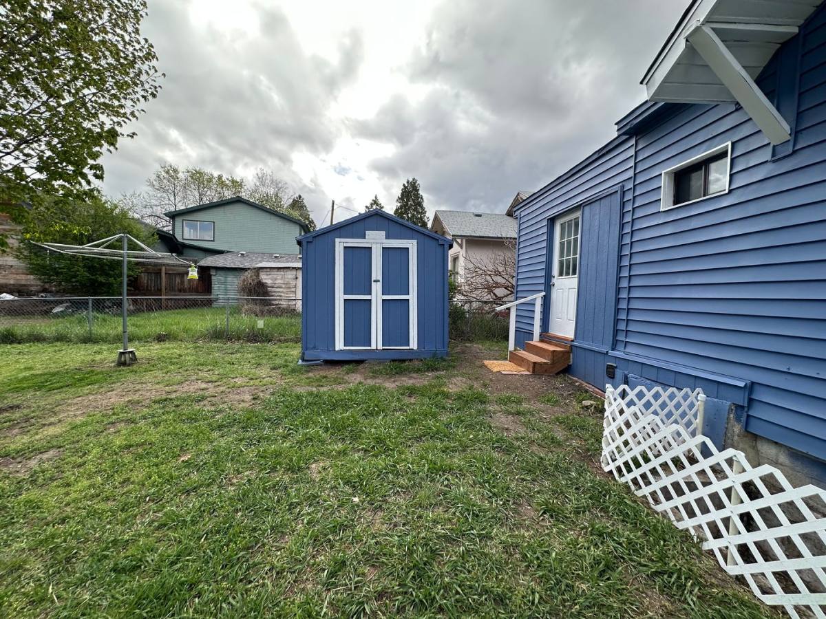House for rent at 1670 Portland St, Klamath Falls, OR 97601