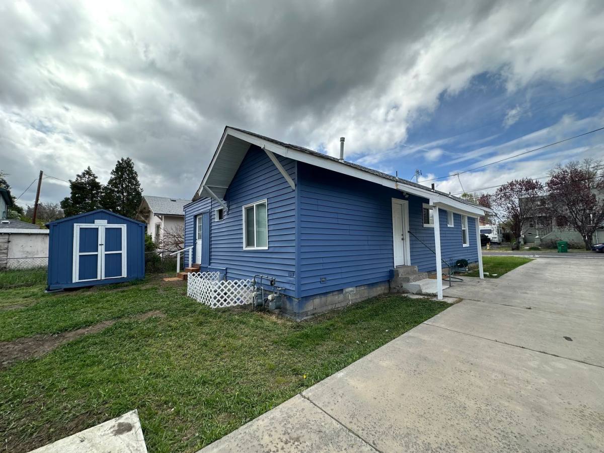 House for rent at 1670 Portland St, Klamath Falls, OR 97601