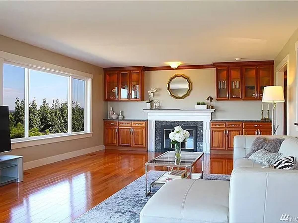 House for rent at 13400 SE 43rd Place, Bellevue, WA 98006