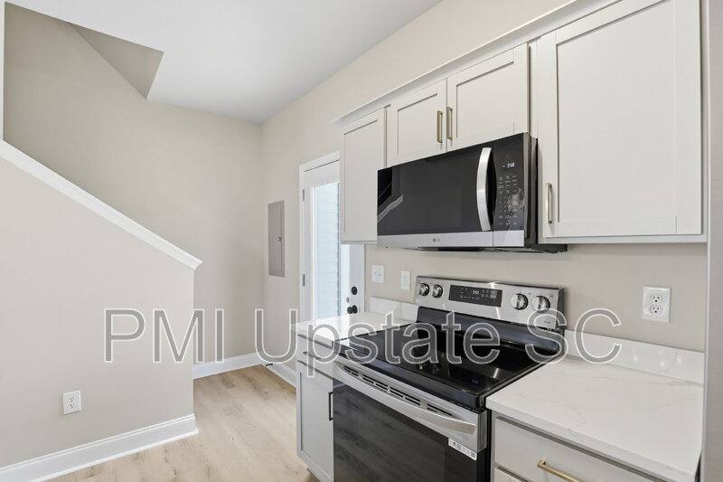 Townhouse for rent at 109 Virginia Ave, Greenville, SC 29611