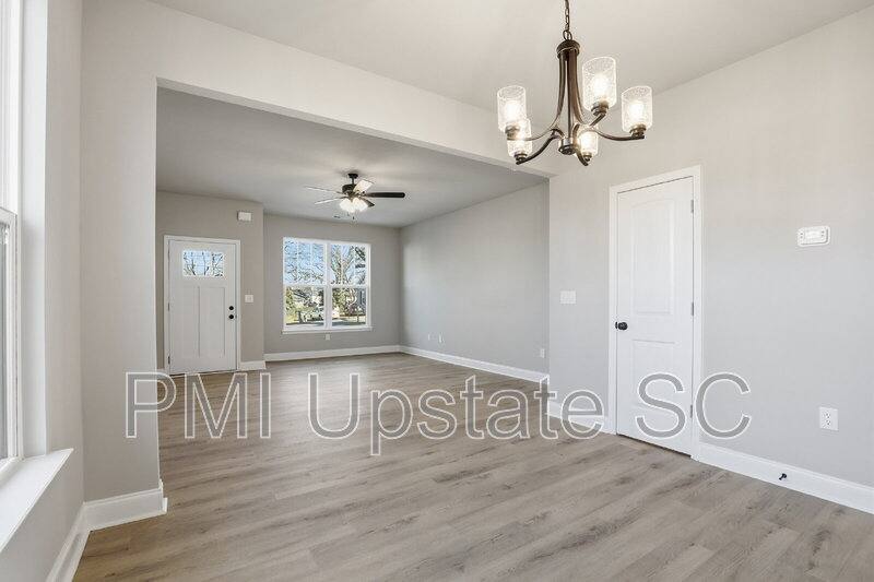 Townhouse for rent at 109 Virginia Ave, Greenville, SC 29611