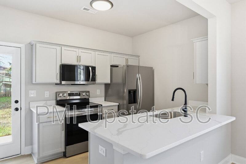 Townhouse for rent at 109 Virginia Ave, Greenville, SC 29611