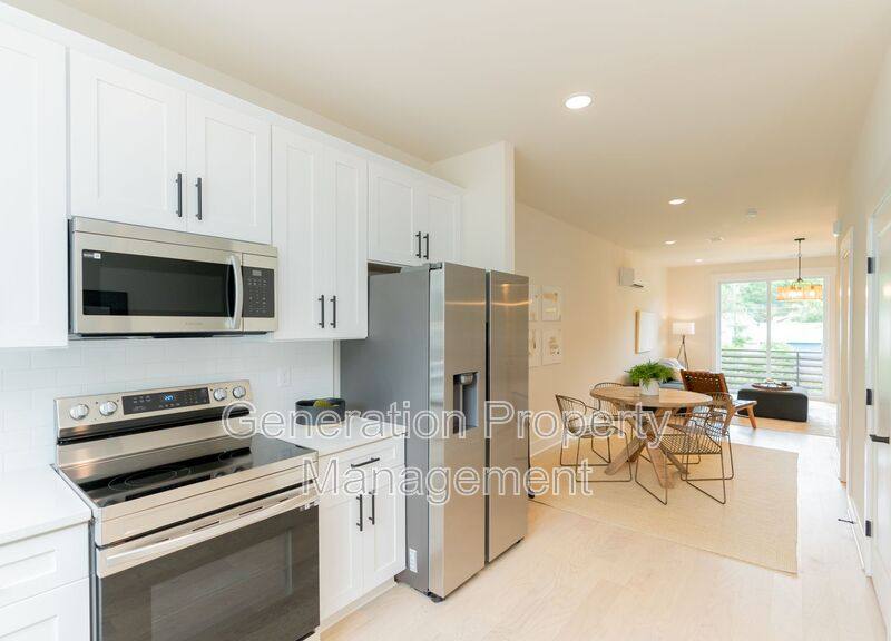 Townhouse for rent at 745 N Market St, Chattanooga, TN 37405