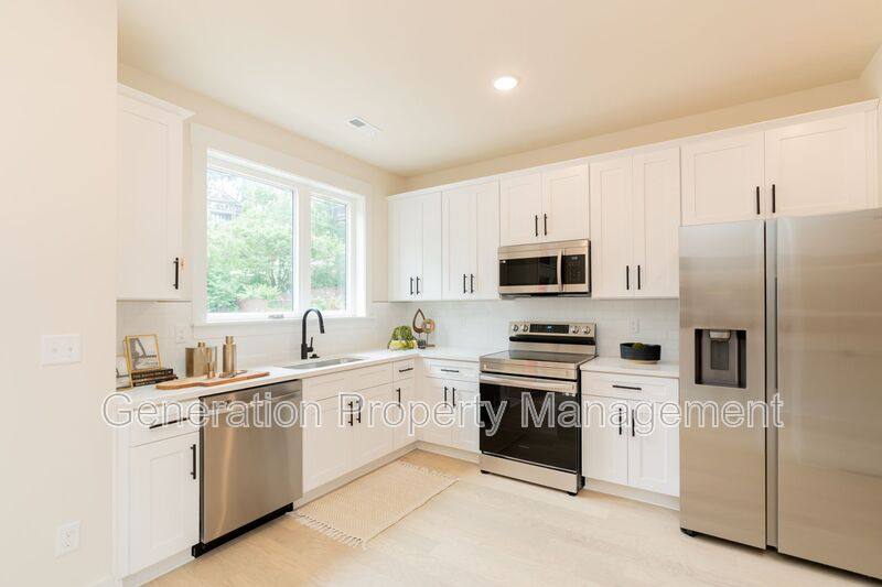 Townhouse for rent at 745 N Market St, Chattanooga, TN 37405
